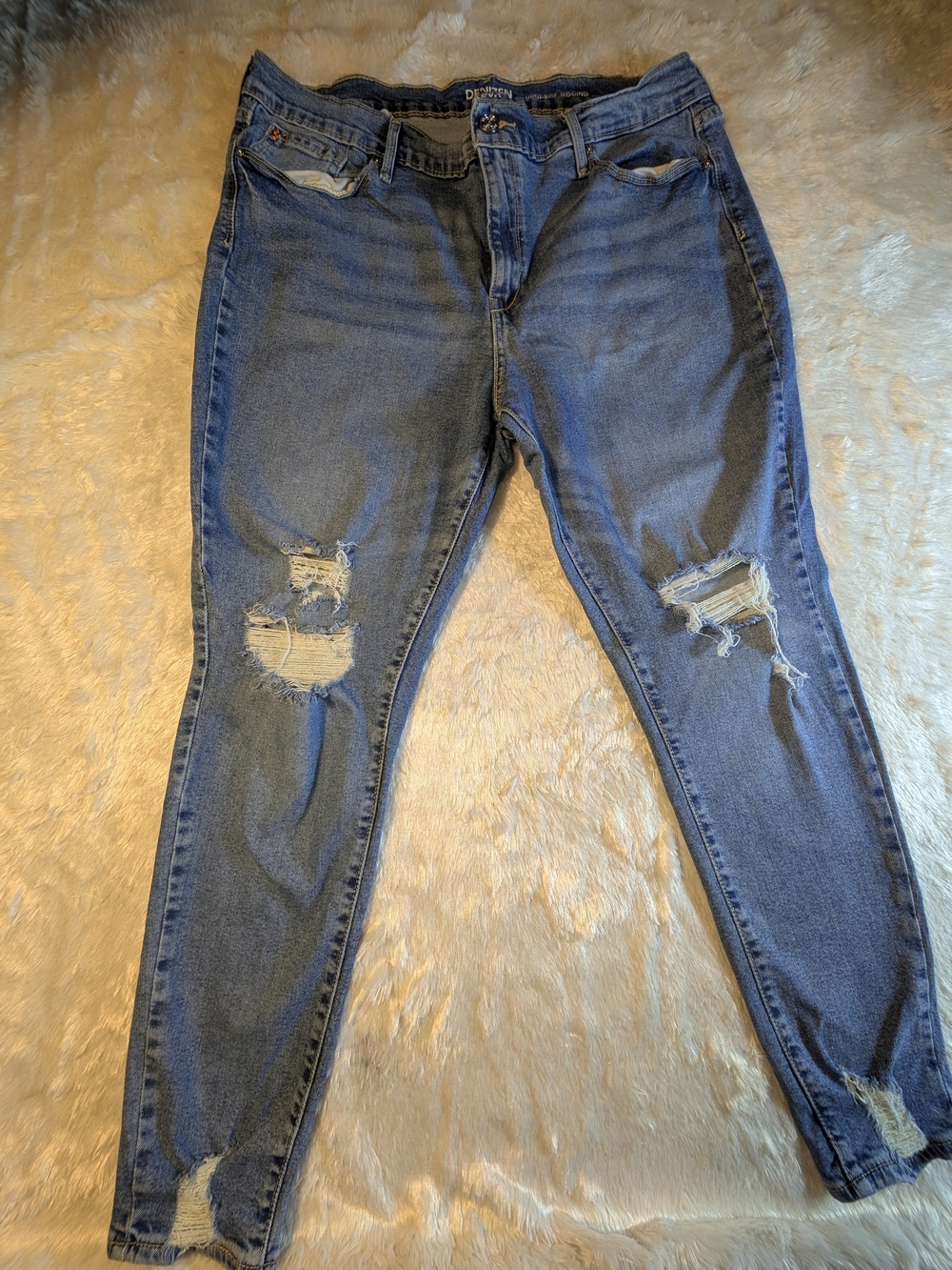 Dollhouse Women’s Distressed Blue Skinny Jeans